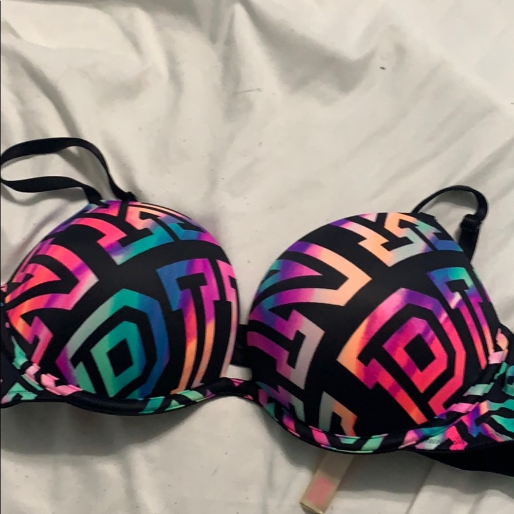 PINK Victoria’s 36B Secret Super Push-up Bra